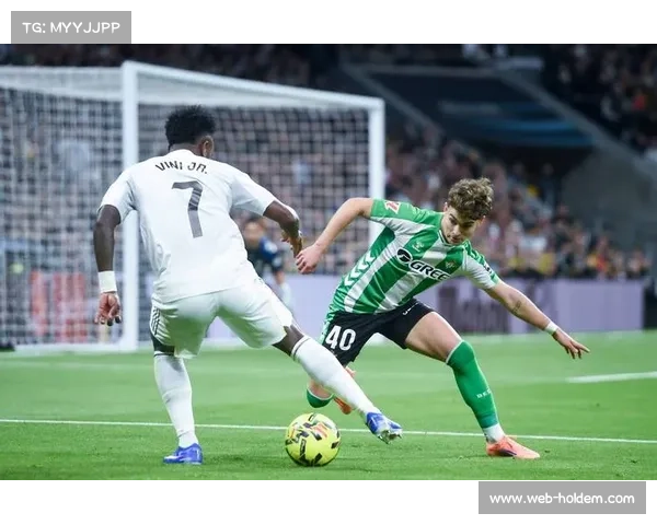 贡萨洛完美帽子戏法，头球、抽射、脚后跟巧射俱全